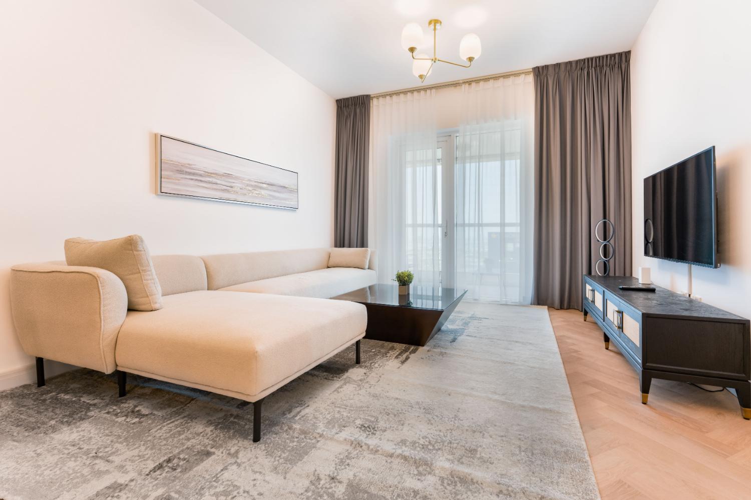 pexels-alan-antony-279974862-18470969 Canal View Premium Apartment