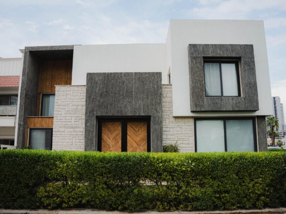 Parkside Luxury Apartment